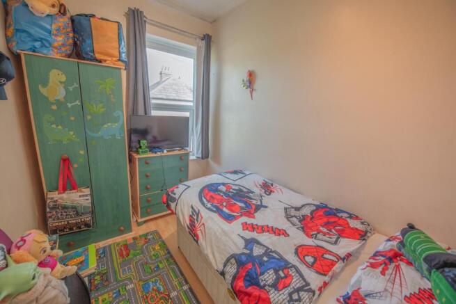 3 bed Terraced for sale Image 8
