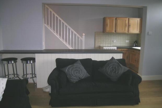 Open Plan Living Room & Kitchen Image 3