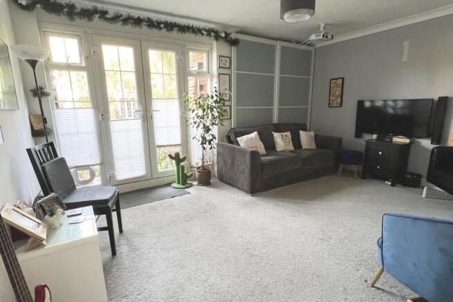 13 Kingfisher Drive Lge