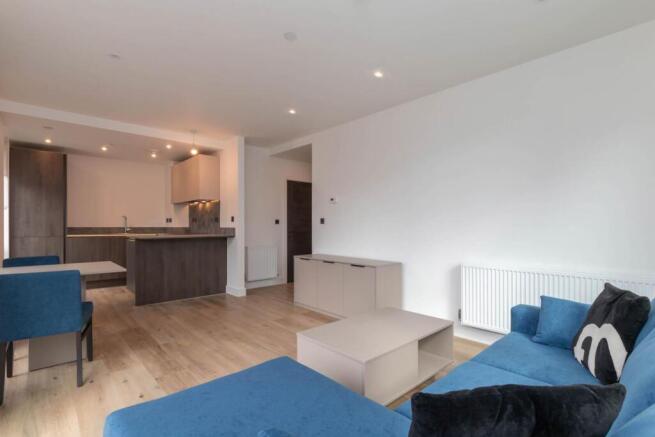 Lounge/Dining Area
