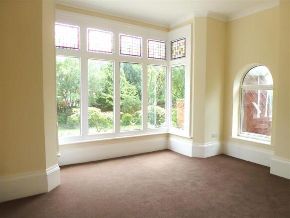 2 bed Apartment to rent Image 11