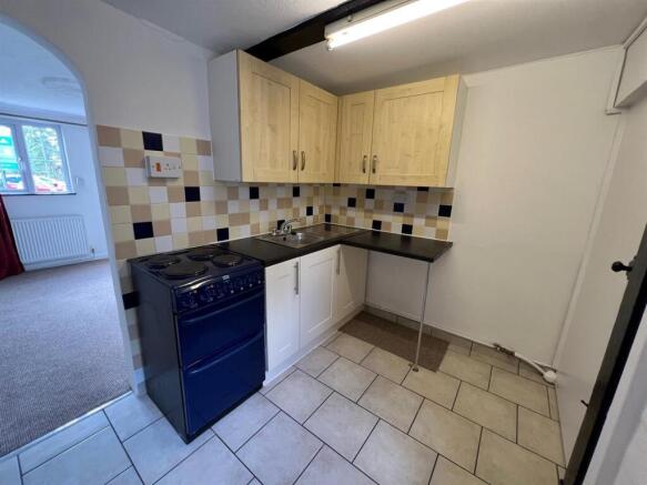 Kitchen 1.jpg