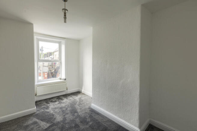 1 bed Terraced to rent Image 8