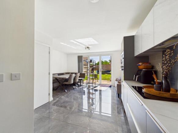 3 bed Semi-Detached for sale Image 5
