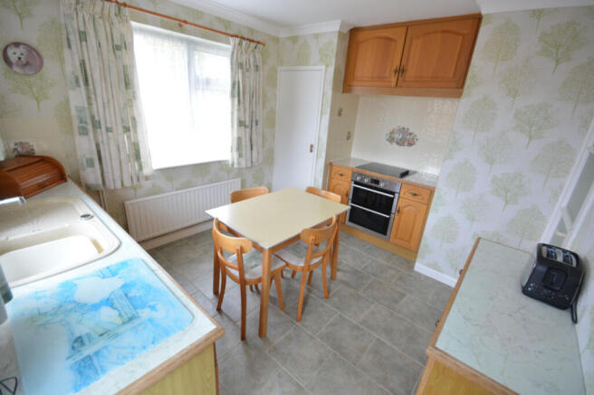 Edwina Drive, Poole, Dorset, BH17 photo 4