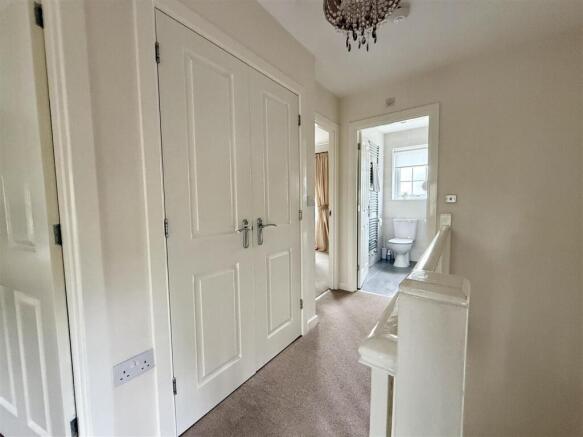 3 bed Semi-Detached for sale Image 12
