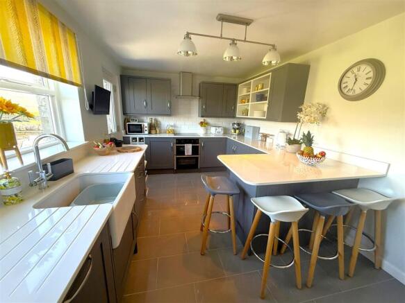 3 bed Detached for sale Image 4