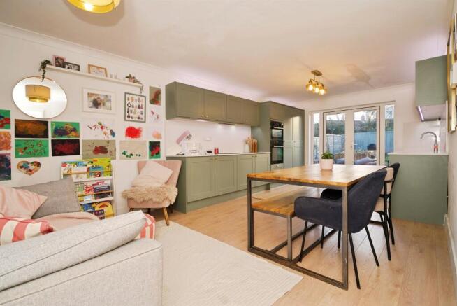 4 bed Detached for sale Image 4