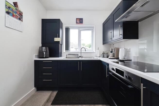 1 bed Flat for sale Image 6