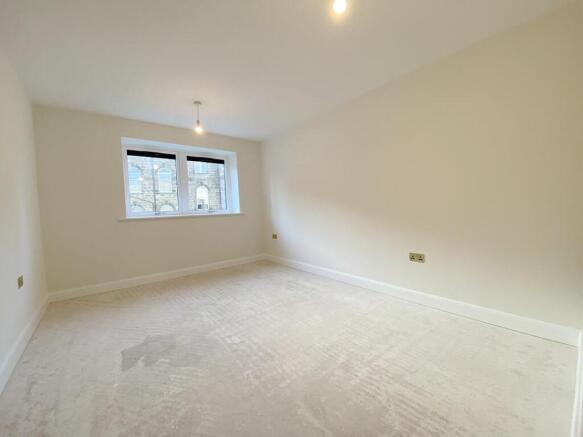 2 bed Flat for sale Image 5