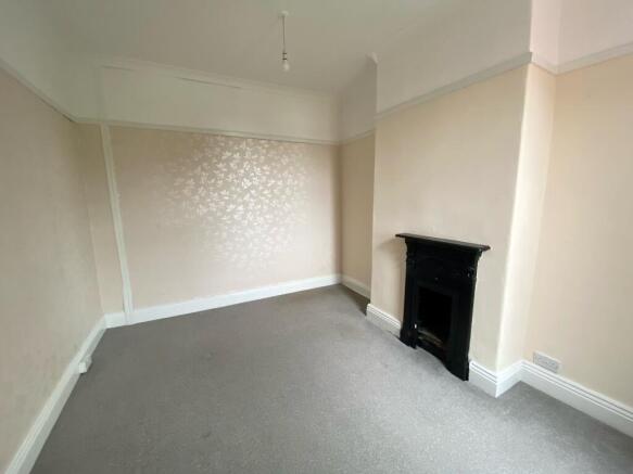 3 bed Terraced to rent Image 5