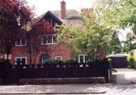10, Cintra Avenue, Reading RG2 7AU