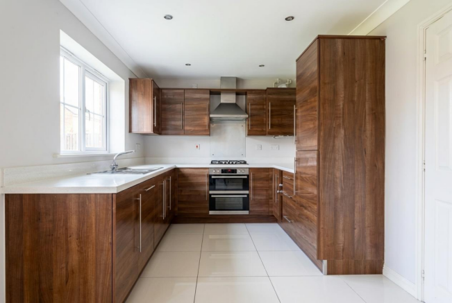 4 bed Detached to rent Image 7