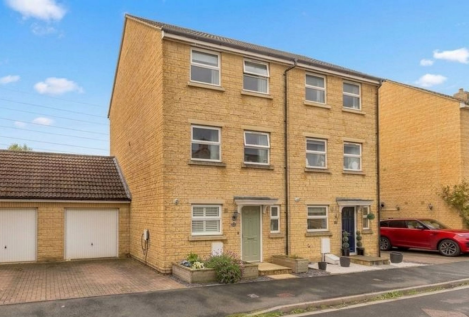 Avenue De Gien, Malmesbury, SN16