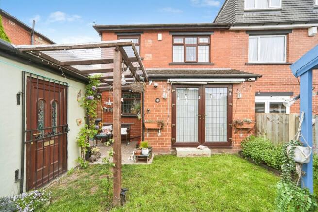 3 bed Semi-Detached for sale Image 4