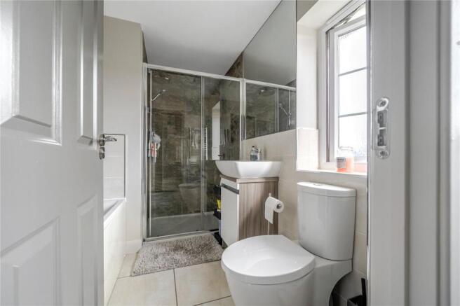 4 bed Detached for sale Image 10