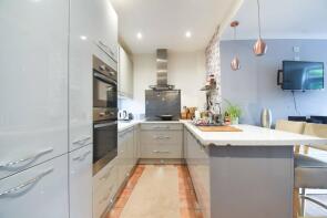 54, Carlton Road, Walton-on-thames KT12 2DG