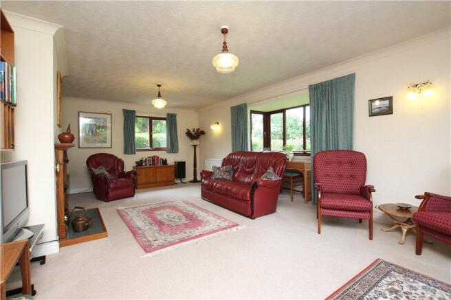 02 Sitting Room