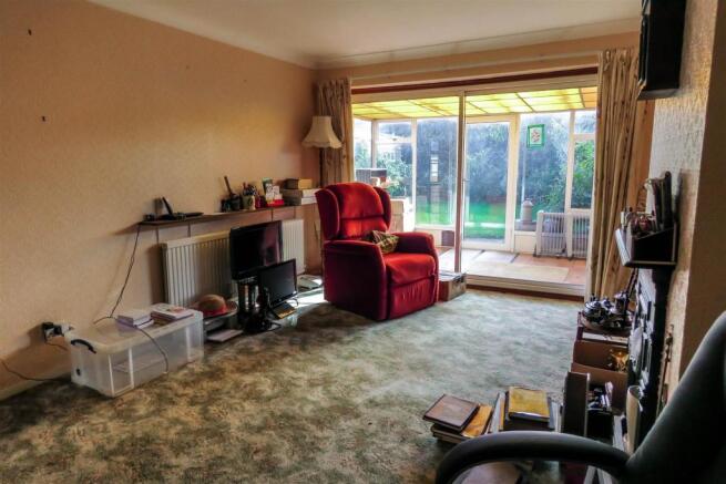 Lounge 3.JPG