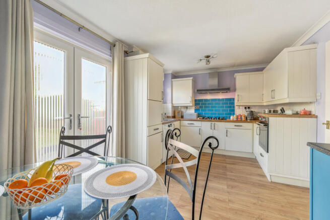 Kitchen/ Dining Room