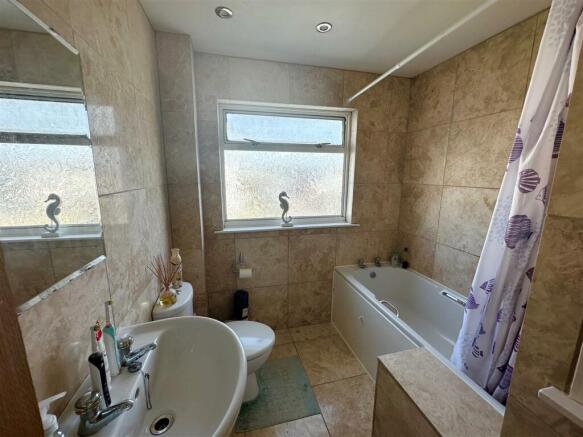 Bathroom.jpg