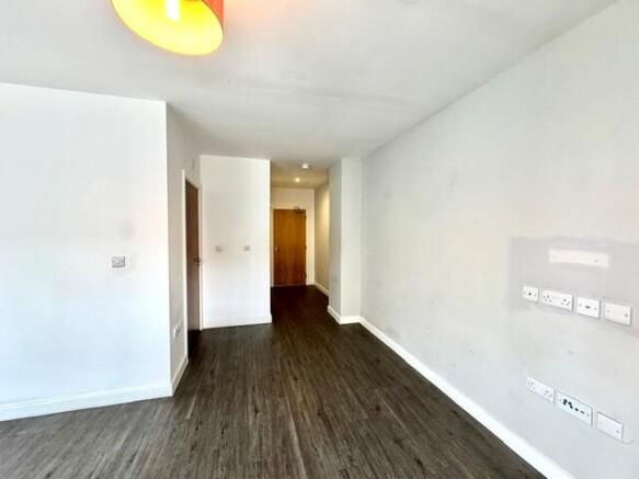 1 bed Apartment to rent Image 4