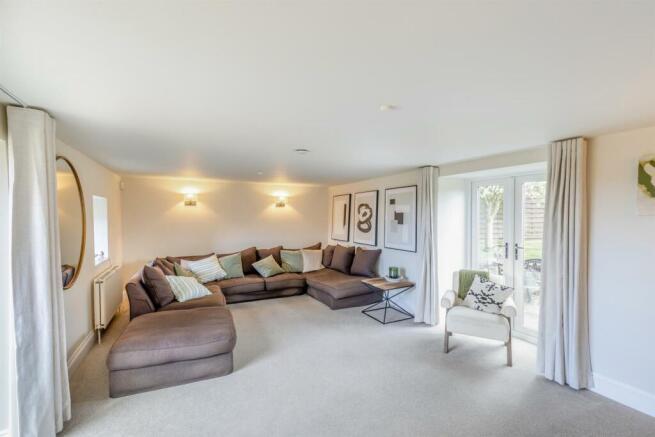 8594142-interior07.jpg