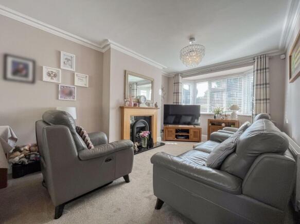 LIVING ROOM/DINER