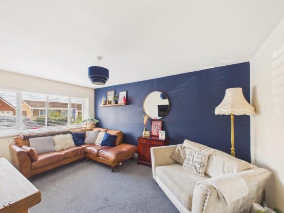 3 bed Semi-Detached for sale Image 3