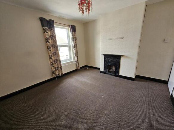 3 bed House to rent Image 10