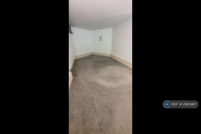 1 bed Flat to rent Image 6