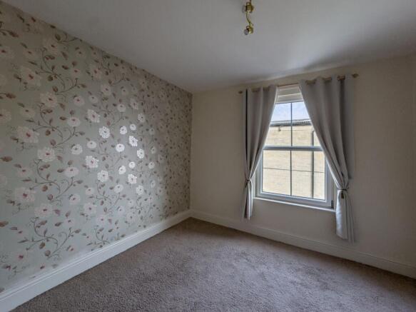 2 bed Terraced to rent Image 9