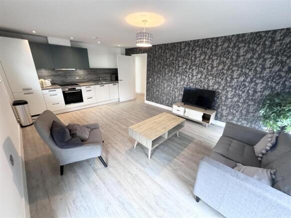 Lounge/Kitchen