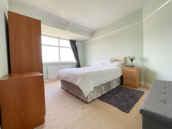 3 bed Semi-Detached for sale Image 10