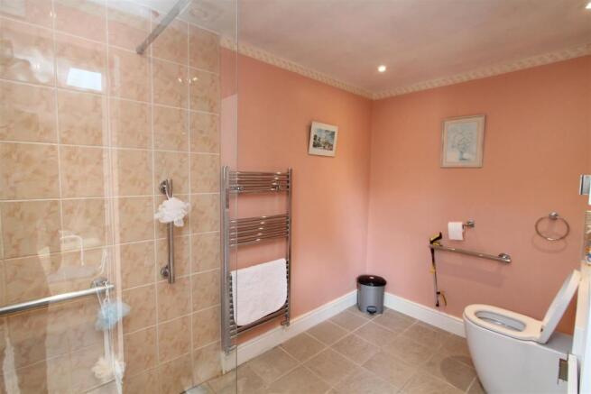 Wet Room.JPG