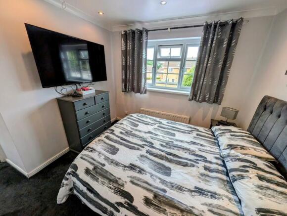 87 Dorset Way bed 2.jpg