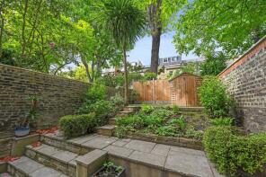 Flat Basement, 18, Batoum Gardens, London W6 7QD