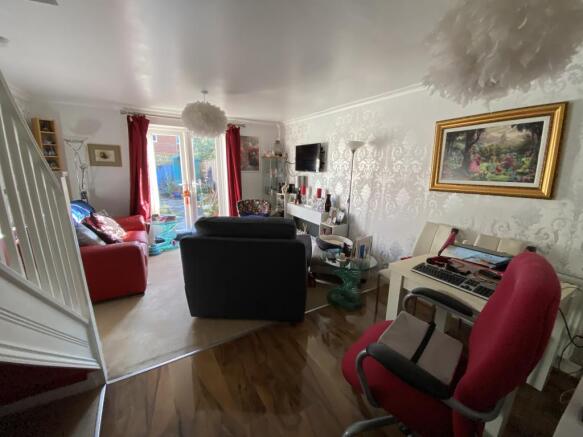 Lounge/Dining Room