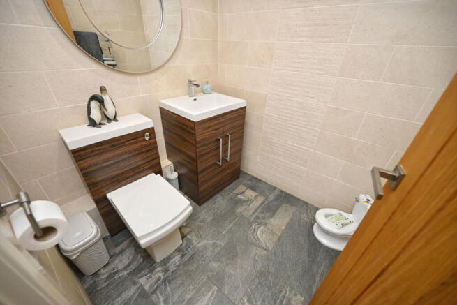 4 bed Cottage for sale Image 11