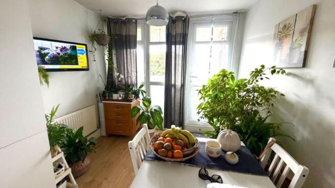 Flat 15 Cobden Court, Byron Close, Greenwich, London, SE28 8AG photo 4