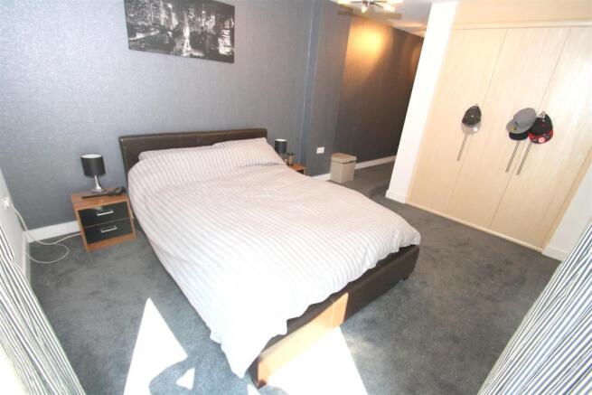 Bedroom 1.JPG