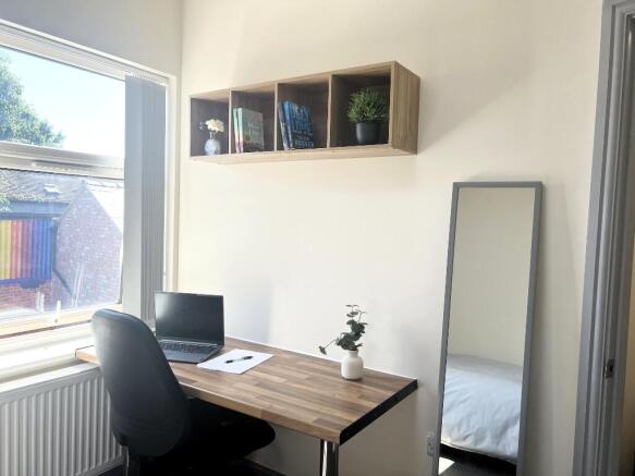 Photo 3