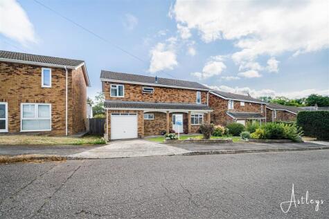 Crestacre Close, Newton, Swansea