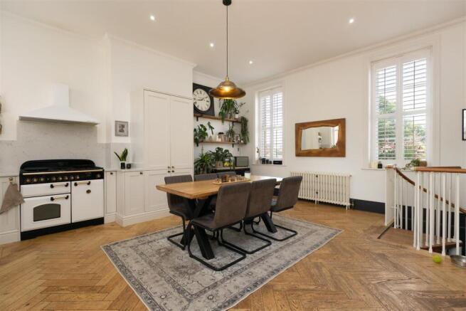 Open plan kitchen/diner