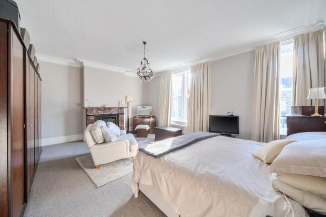 5 bed Terraced for sale Image 10