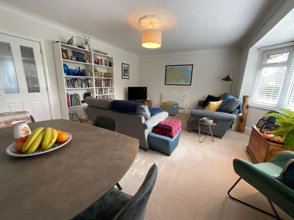 3 bed Flat for sale Image 7