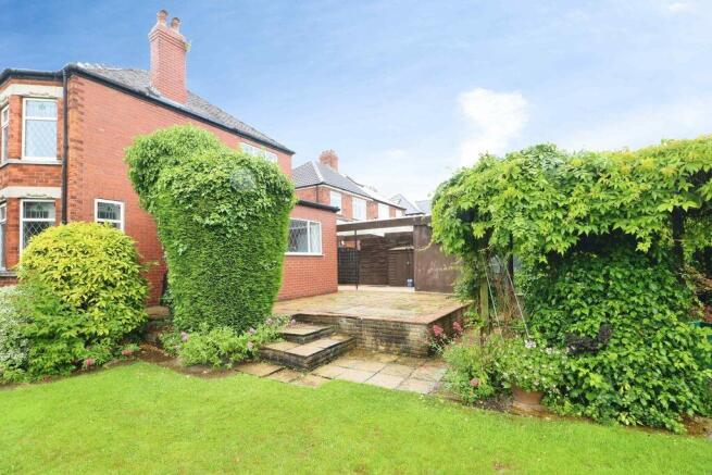 4 bed Detached for sale Image 10