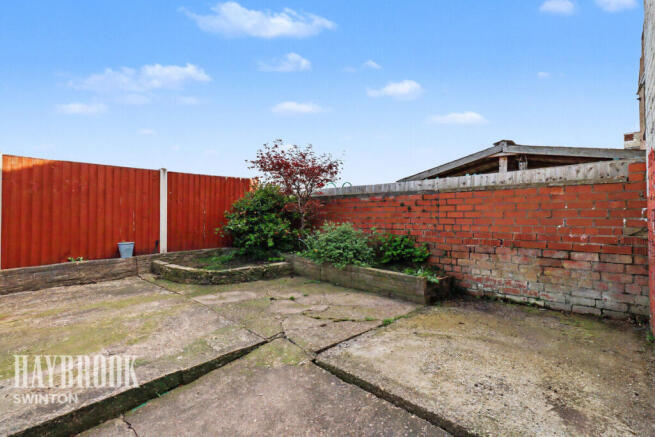 3 bed Terraced for sale Image 12