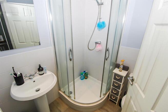 2 bed Apartment for sale Image 6