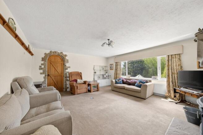 6 bed Detached for sale Image 6